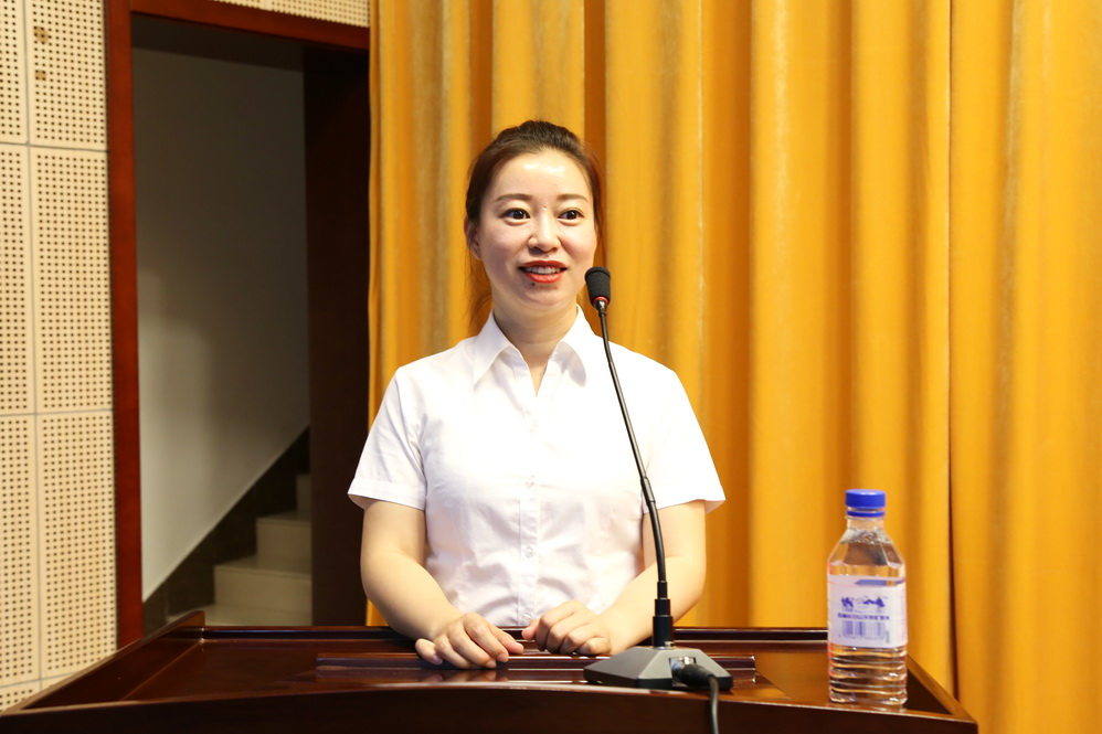 电气工程学院学生党支部书记徐薇同志发言